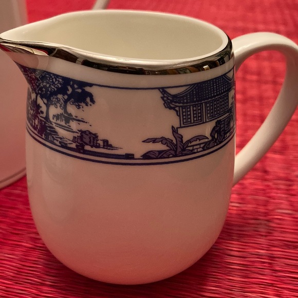 Tea Set of 3 pieces / Fine Bone - Picture 4 of 8